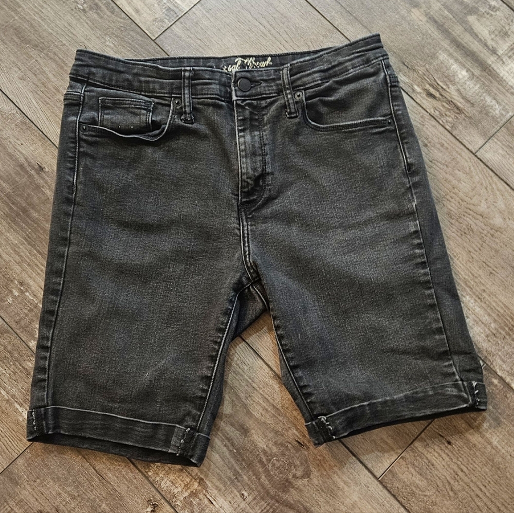 Denim Bermudas UNIVERSAL THREAD Black Wash Size 12